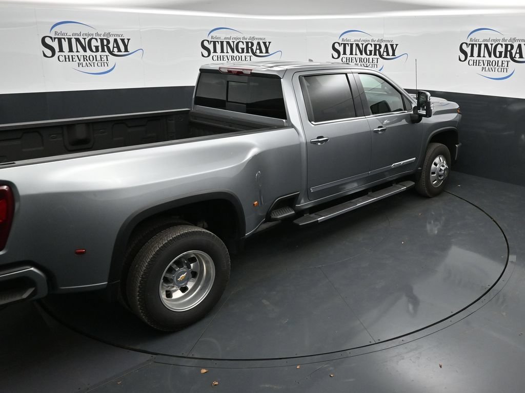 Used 2026 Sterling Gray Metallic Chevrolet High Country DRW image 24