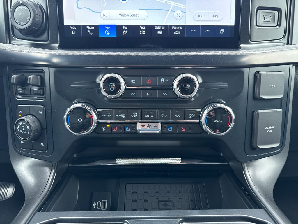 2025 Ford F-150 Lariat - Photo 14