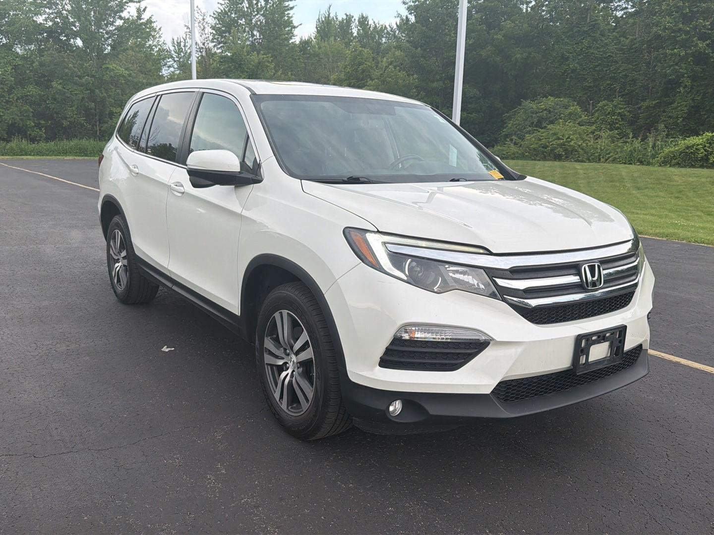 Used 2018 White Diamond Pearl Honda EX-L image 5
