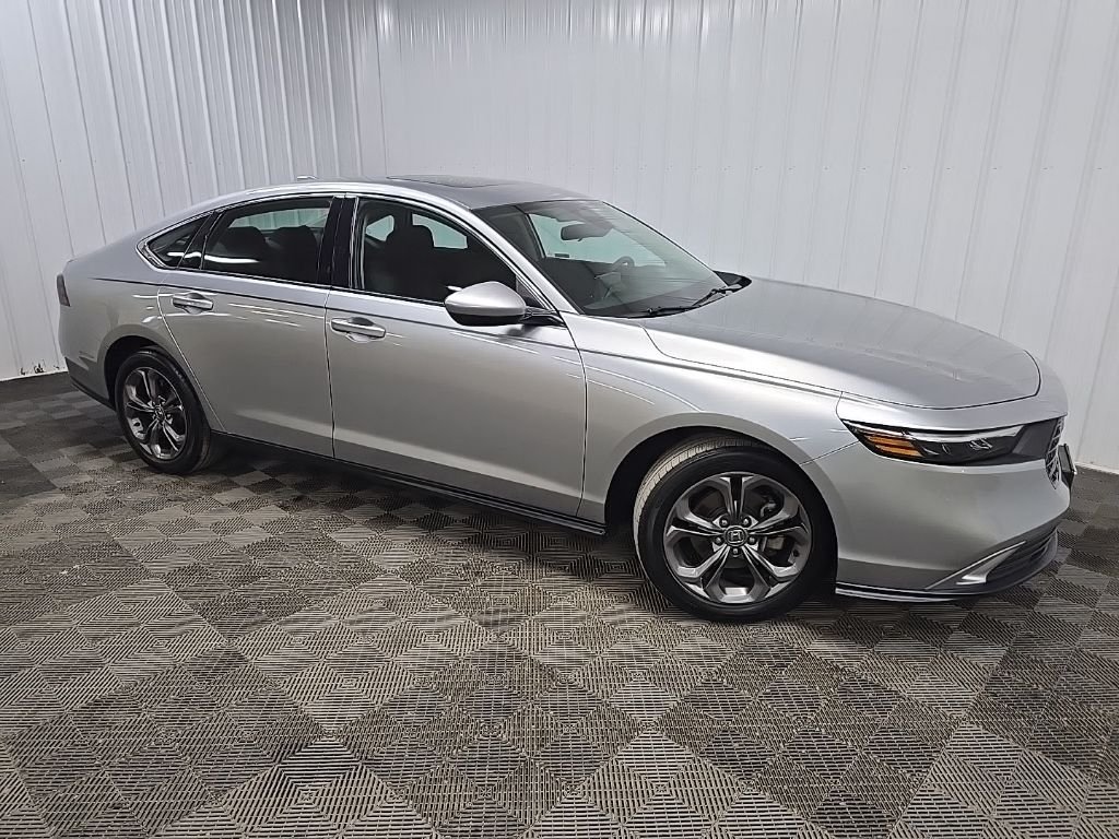Used 2023 Gray Honda EX image 1