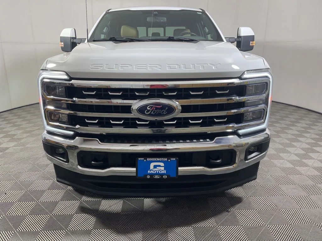 Used 2023 White Ford Lariat image 3