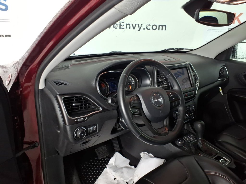 Used 2019 Red Jeep Trailhawk image 12