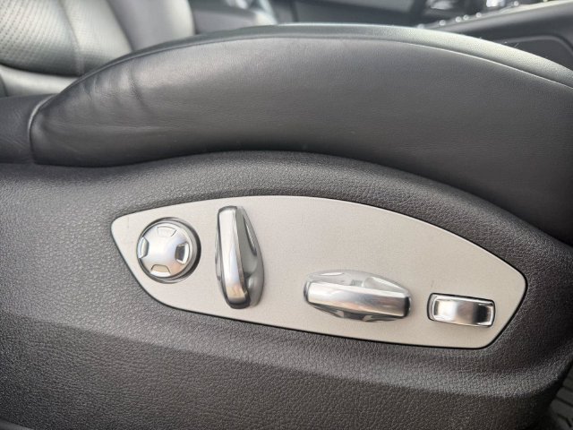 Used 2020 Black Porsche Base image 30