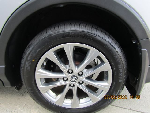 Used 2017 Silver Sky Metallic Toyota Limited image 8
