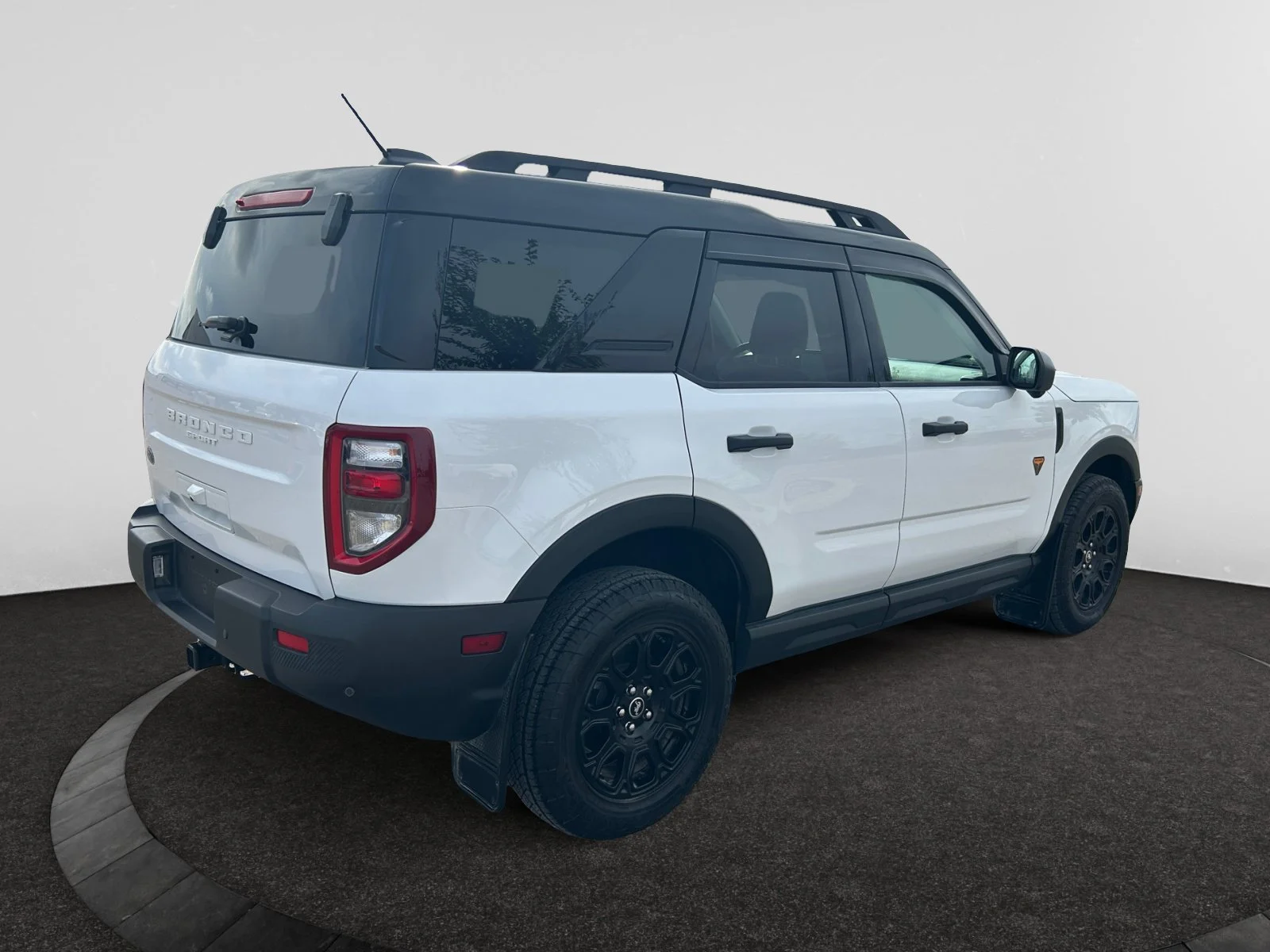 Used 2025 White Ford BADLANDS image 5
