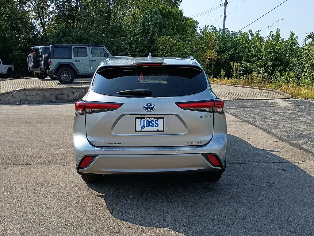 Used 2023 Celestial Silver Metallic Toyota Platinum image 4
