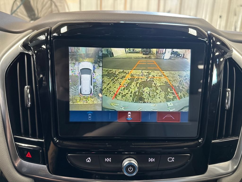 Used 2019 White Chevrolet Premier image 26