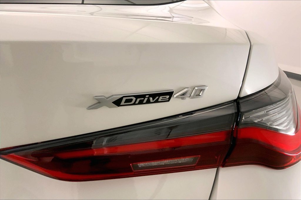 Certified Used 2024 Mineral White Metallic BMW  image 29