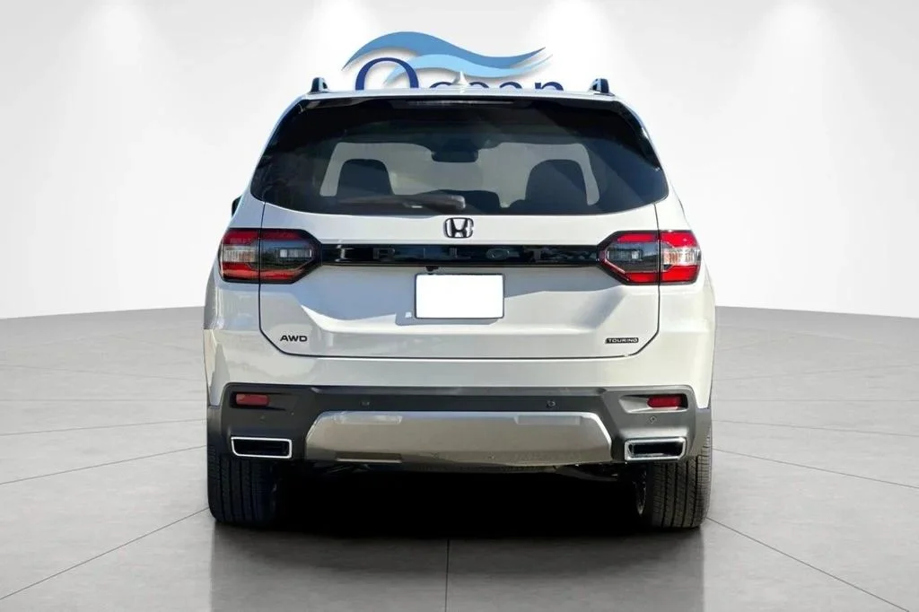 New 2026 Platinum White Pearl Honda Touring image 6