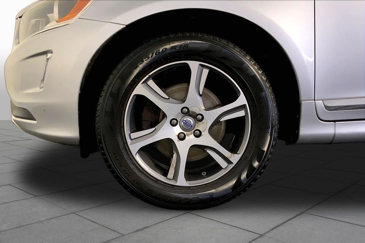 Used 2015 Bright Silver Metallic Volvo T6 image 10