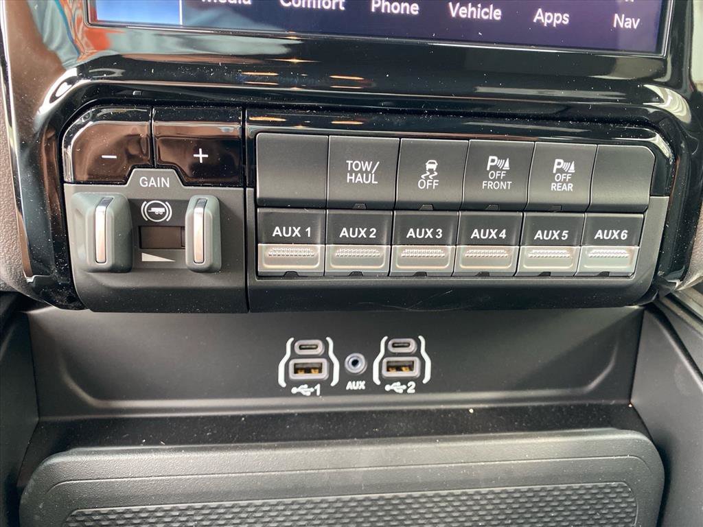 New 2026 Molten Red Pearlcoat RAM Big Horn image 9