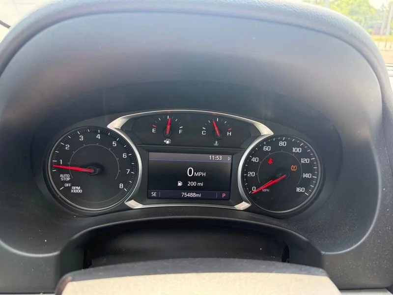 Used 2022 Black GMC SLT image 11
