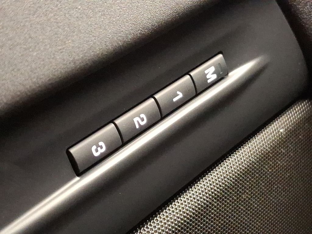 2026 Land Rover Range Rover Evoque Dynamic SE - Photo 17