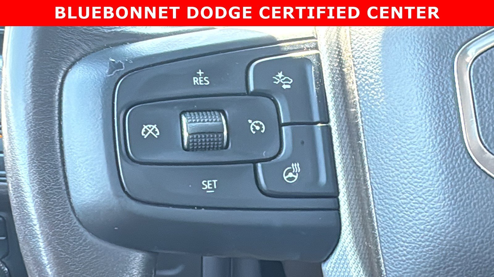 Certified Used 2022 White Frost Tricoat GMC Denali image 23