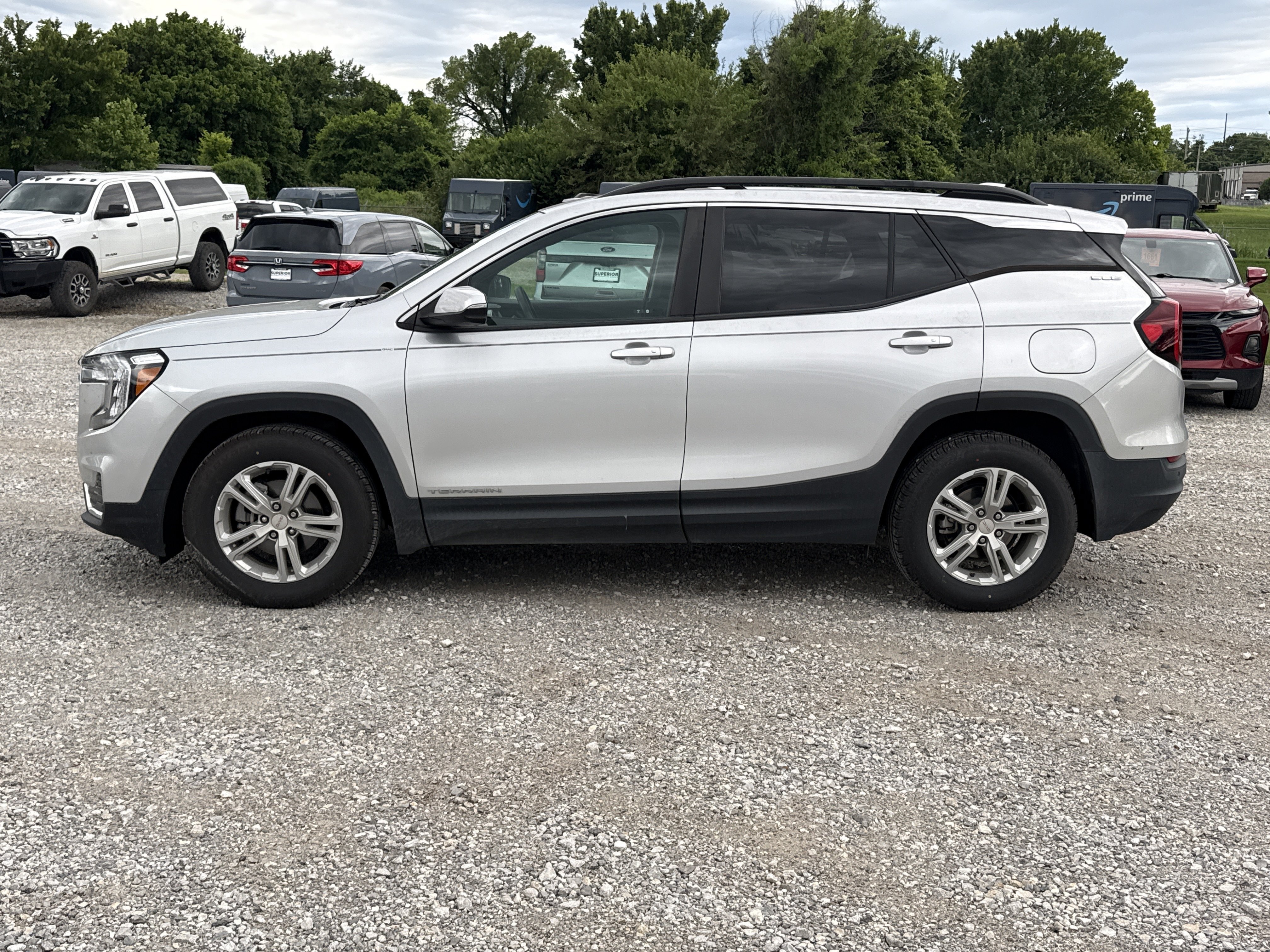 Used 2022 Quicksilver Metallic GMC SLE image 3