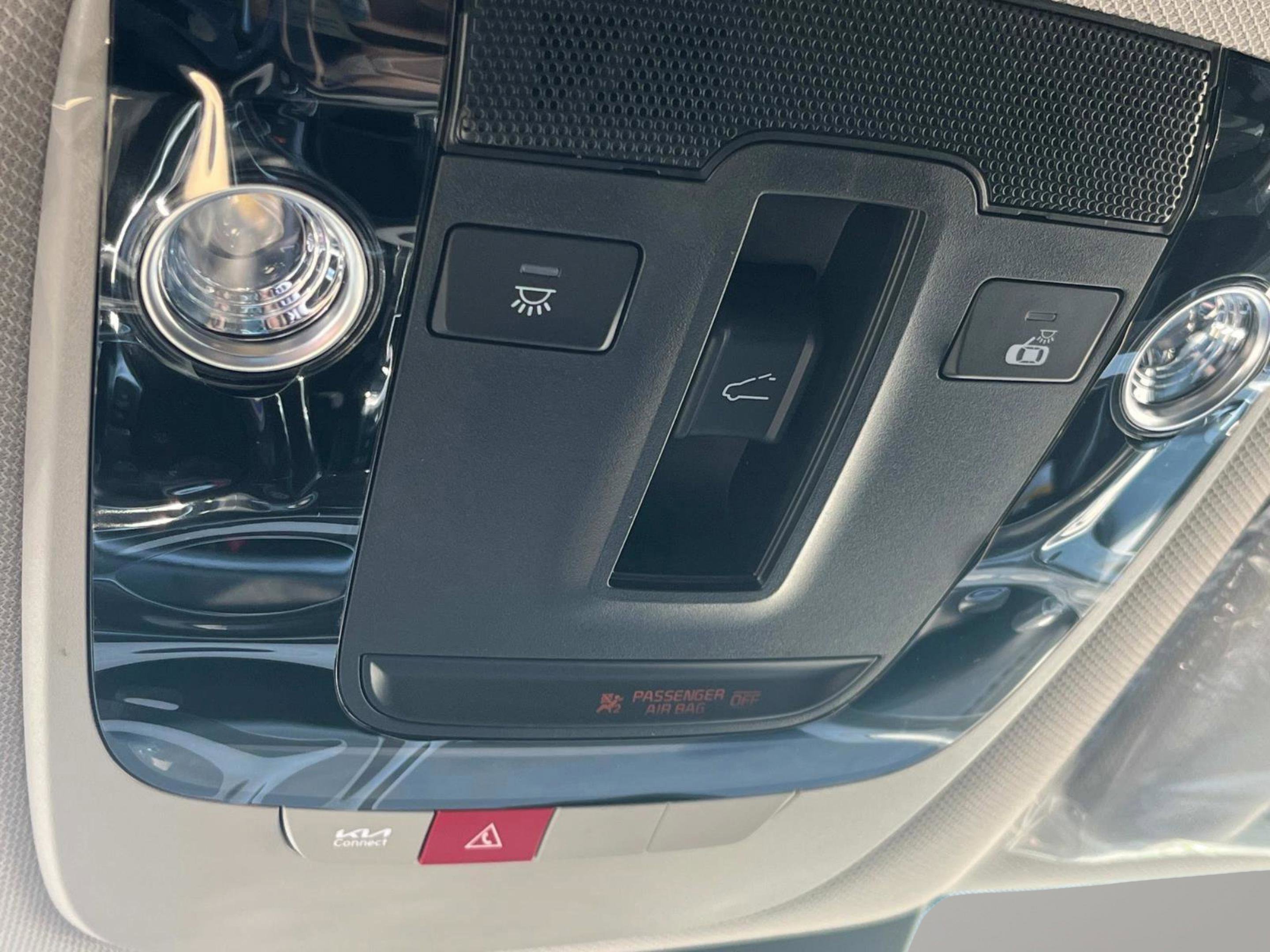 New 2025 Wolf Gray Kia X-Line SX AWD image 36