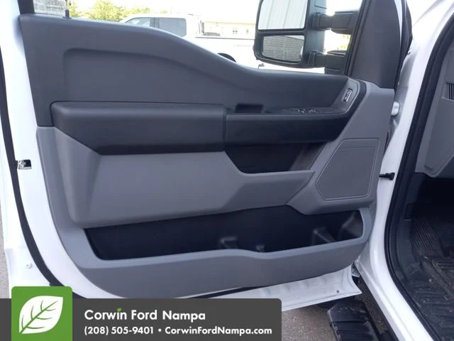 2025 Ford F-550 Super Duty Chassis Cab XL - Photo 12