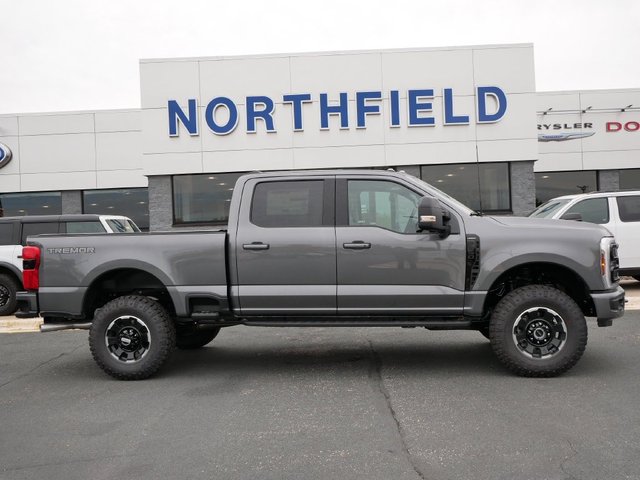 2027 Ford Super Duty F-350® Lariat®