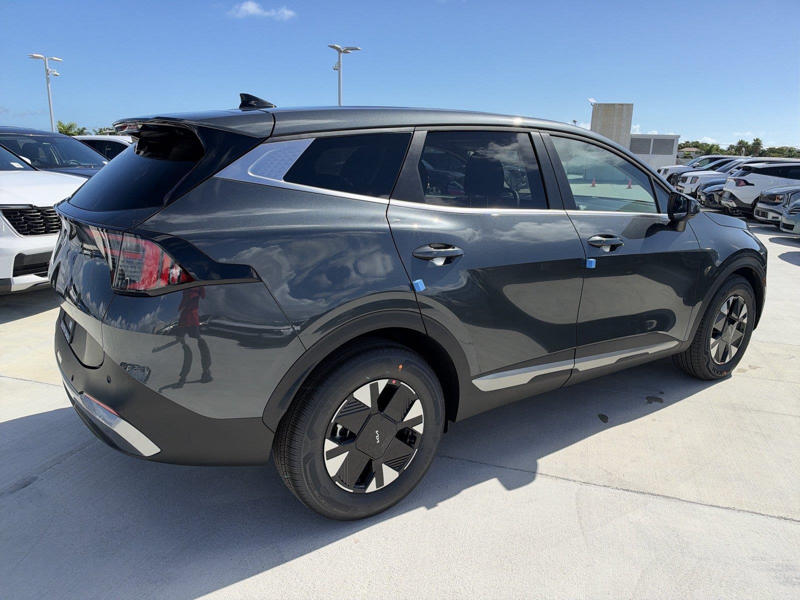 New 2027 Gravity Gray Kia LX image 4