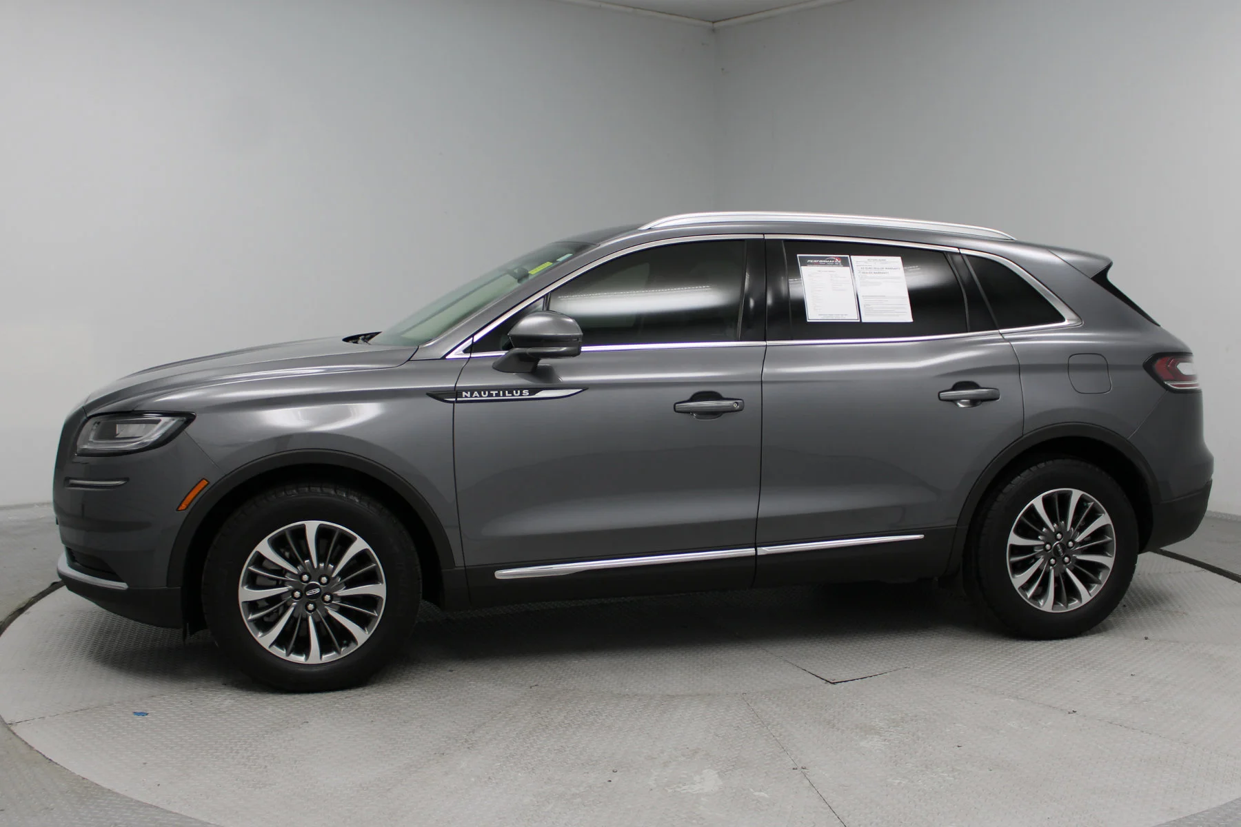 Used 2021 Asher Gray Lincoln Standard FWD image 35