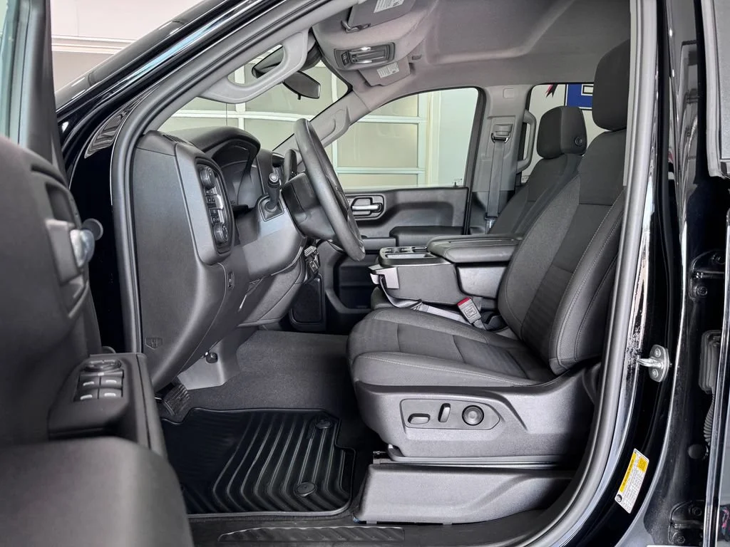 2024 Chevrolet Silverado 1500 Custom - Photo 11