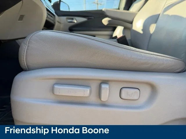 Used 2017 Blue Honda Touring image 17