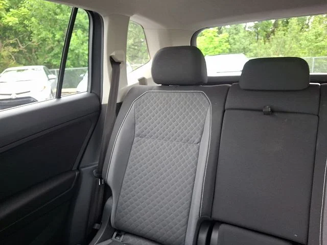 Used 2021 Gray Volkswagen 2.0T S image 18