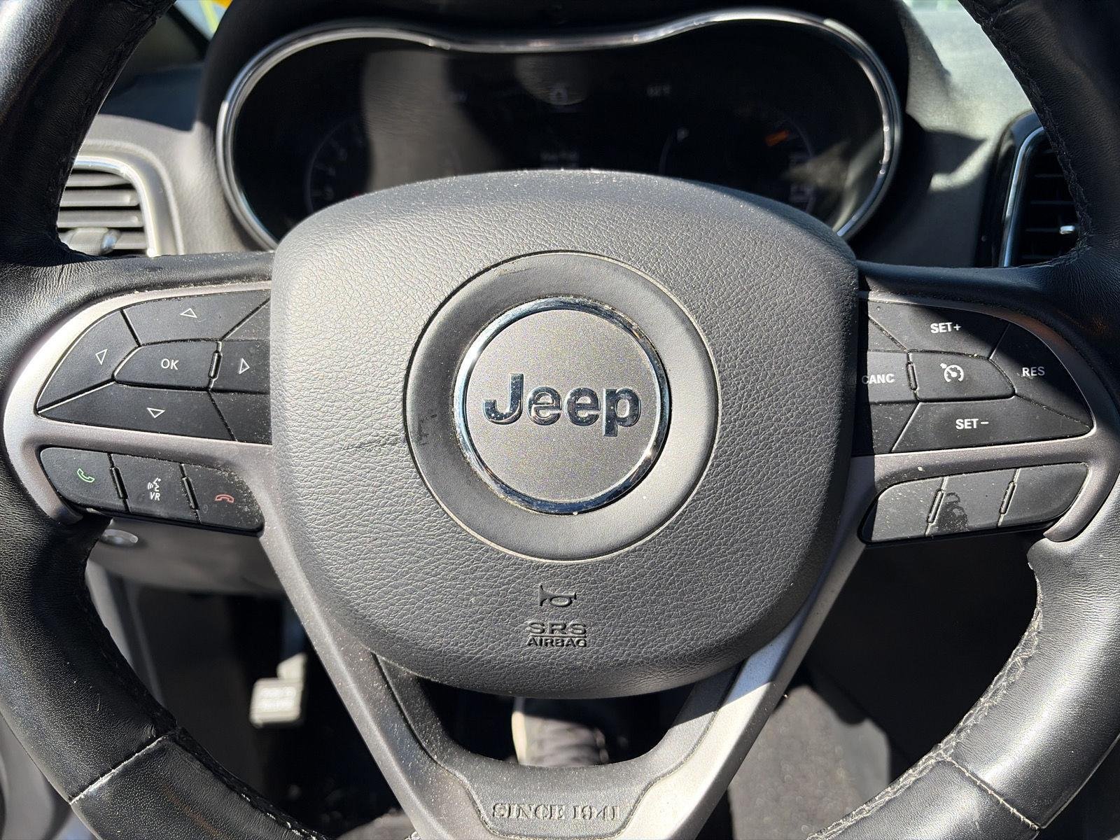 Used 2020 Billet Silver Metallic Clearcoat Jeep Limited image 17