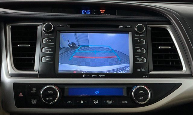 Used 2017 White Toyota XLE image 19
