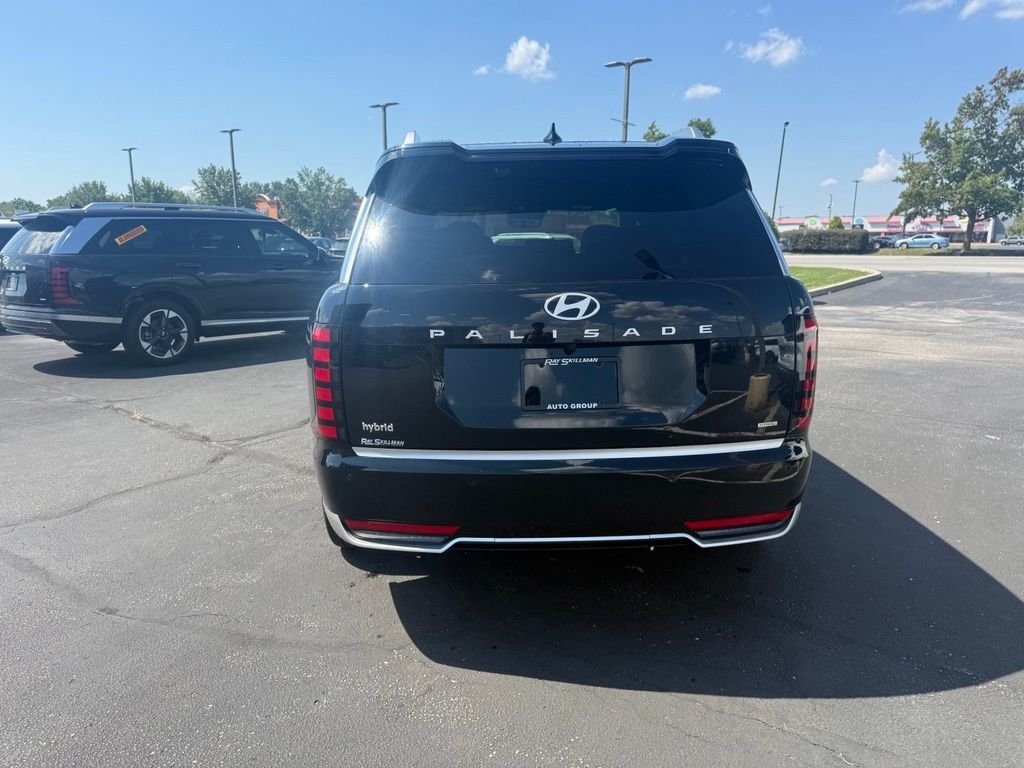 New 2027 Robust Emerald Pearl Hyundai Calligraphy image 5