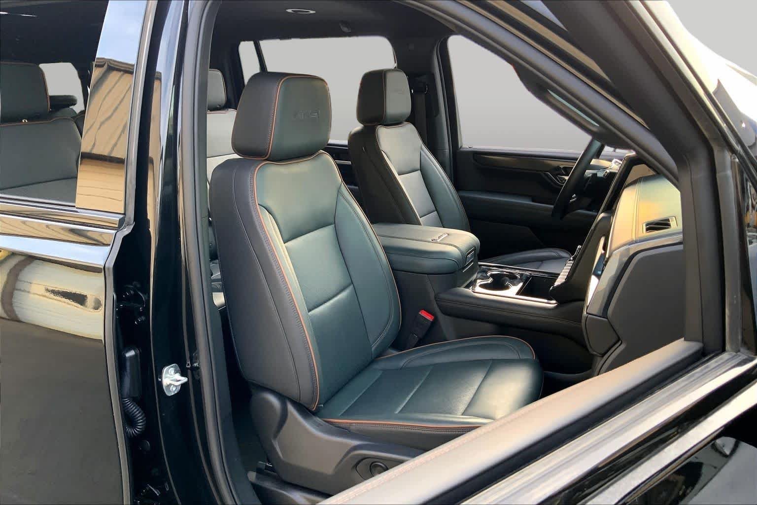 Pre-Owned 2025 GMC Yukon XL AT4