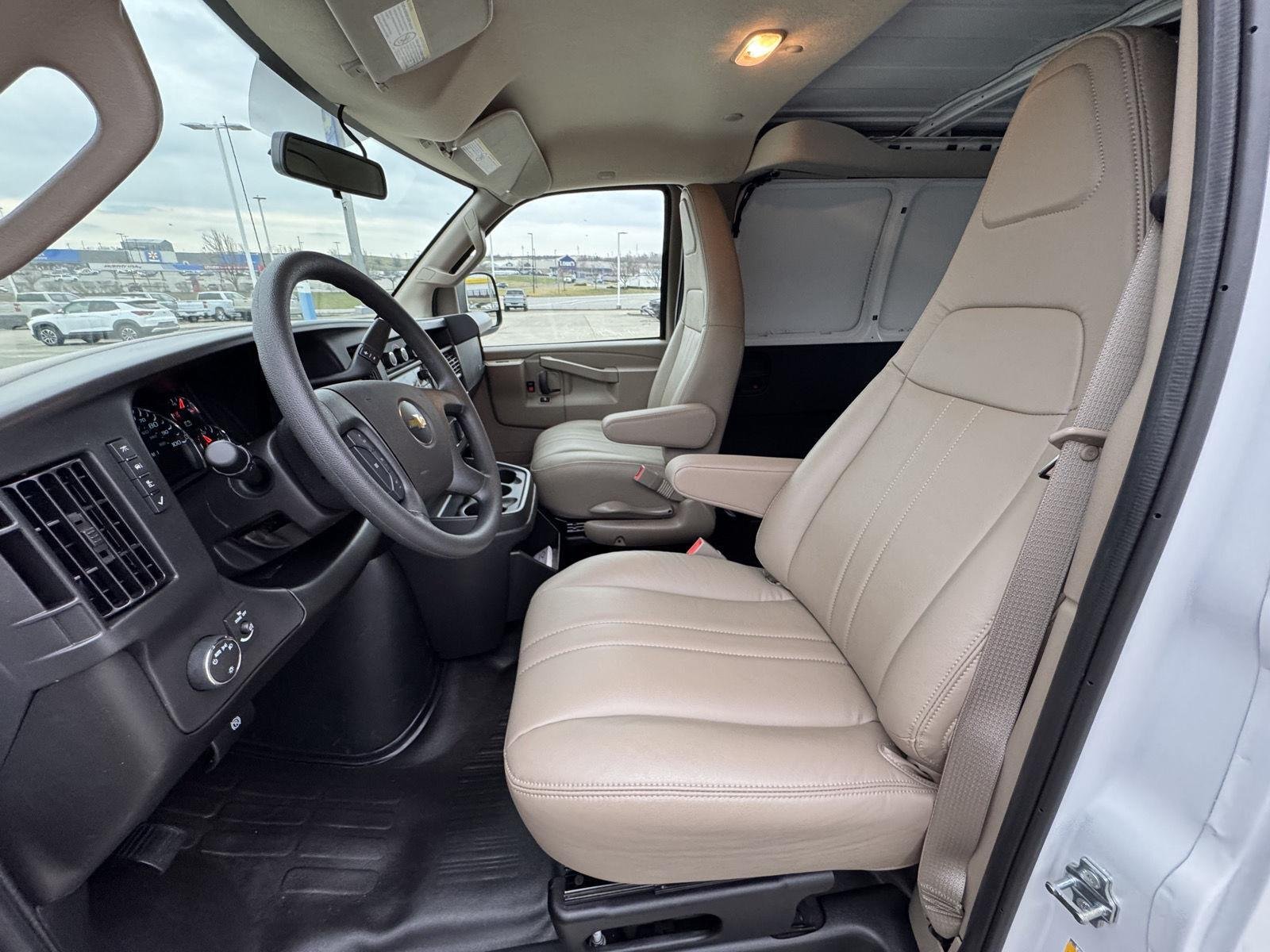 2026 Chevrolet Express Cargo Work Van - Photo 6