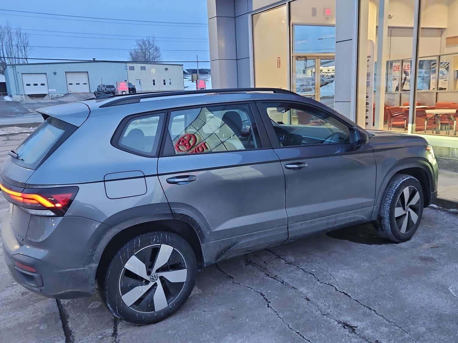 Used 2025 Platinum Gray Metallic Volkswagen S image 3