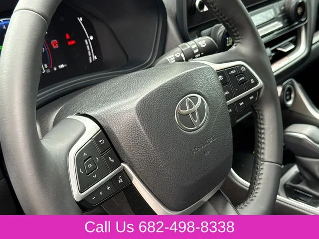 Used 2025 Black Toyota XLE image 29