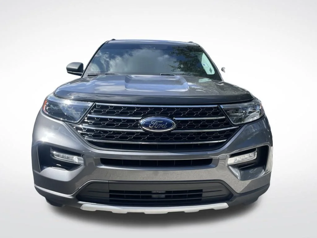 Certified Used 2021 Gray Metallic Ford XLT image 3