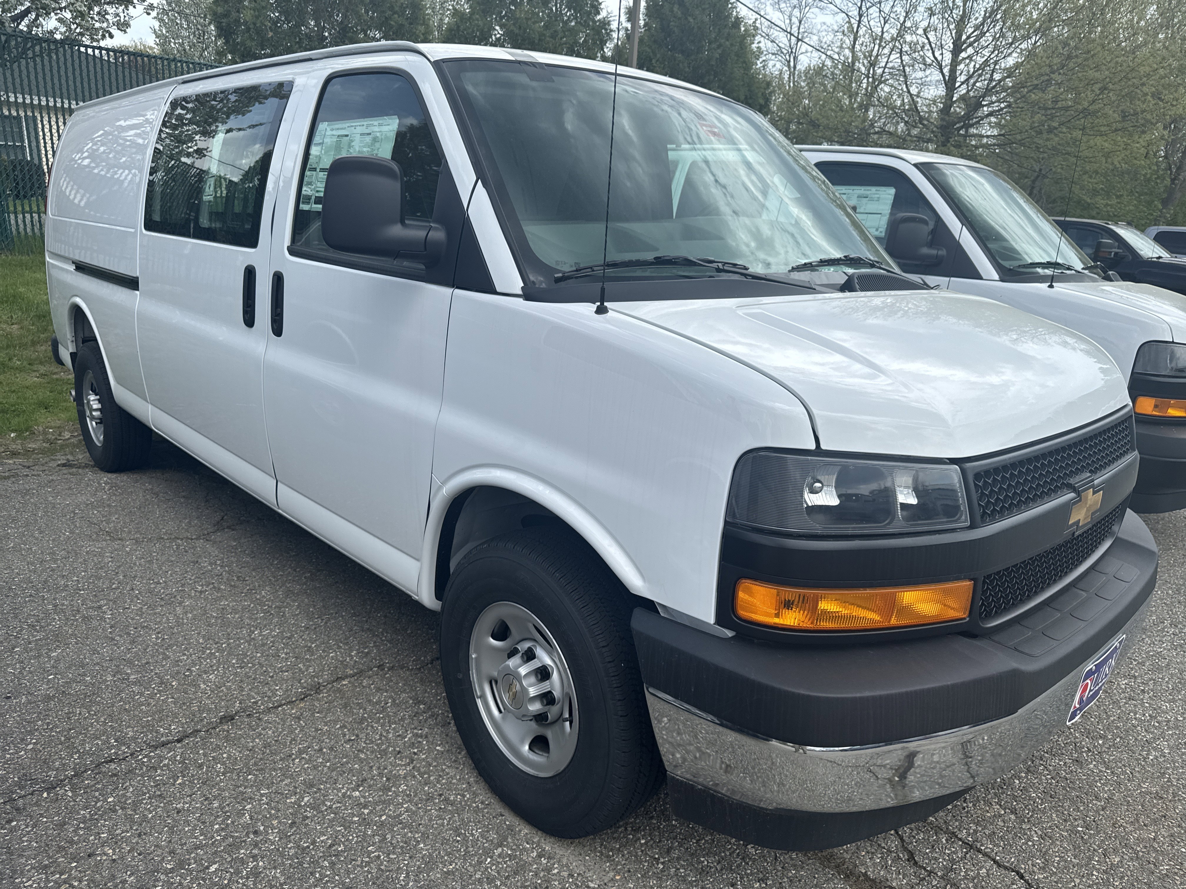 New 2026 Summit White Chevrolet WT image 2