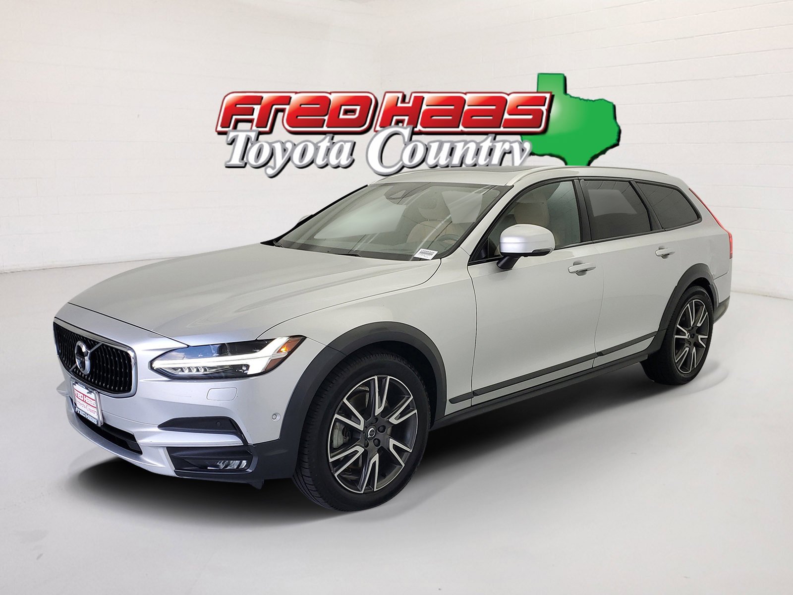 2017 Volvo V90 Cross Country Base