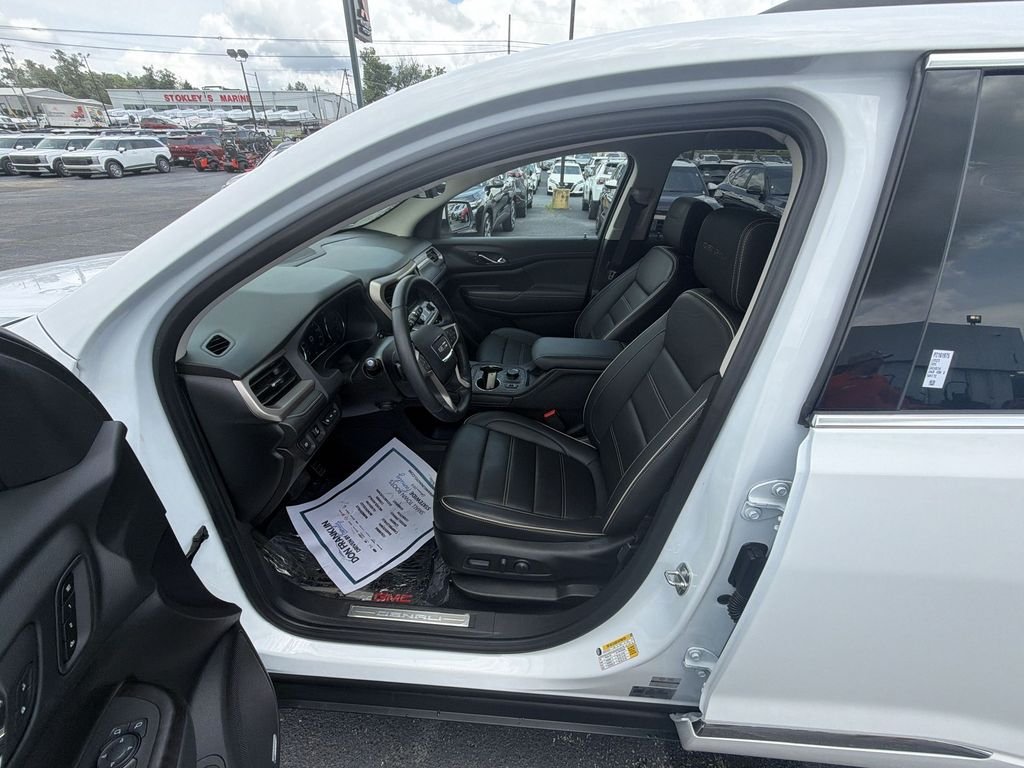 Used 2023 White GMC Denali image 11