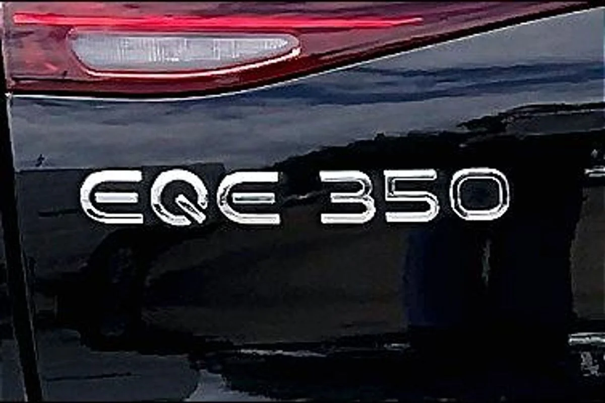 Used 2023 Black Mercedes-Benz 4MATIC® image 23