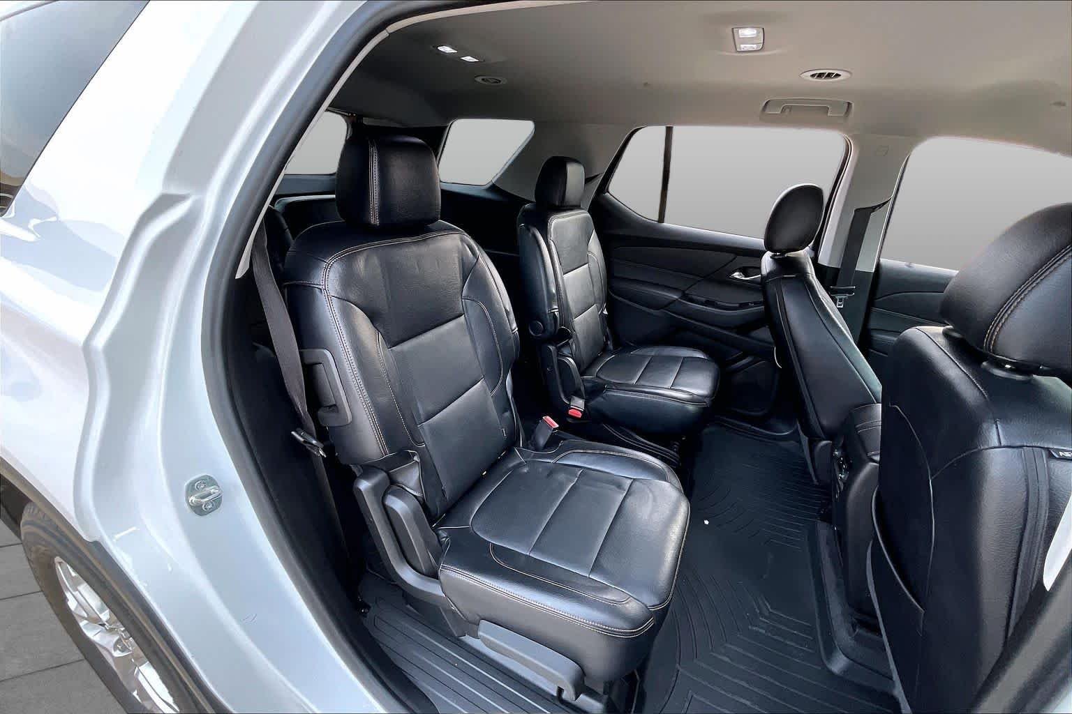 Used 2020 Summit White Chevrolet LT Cloth image 17