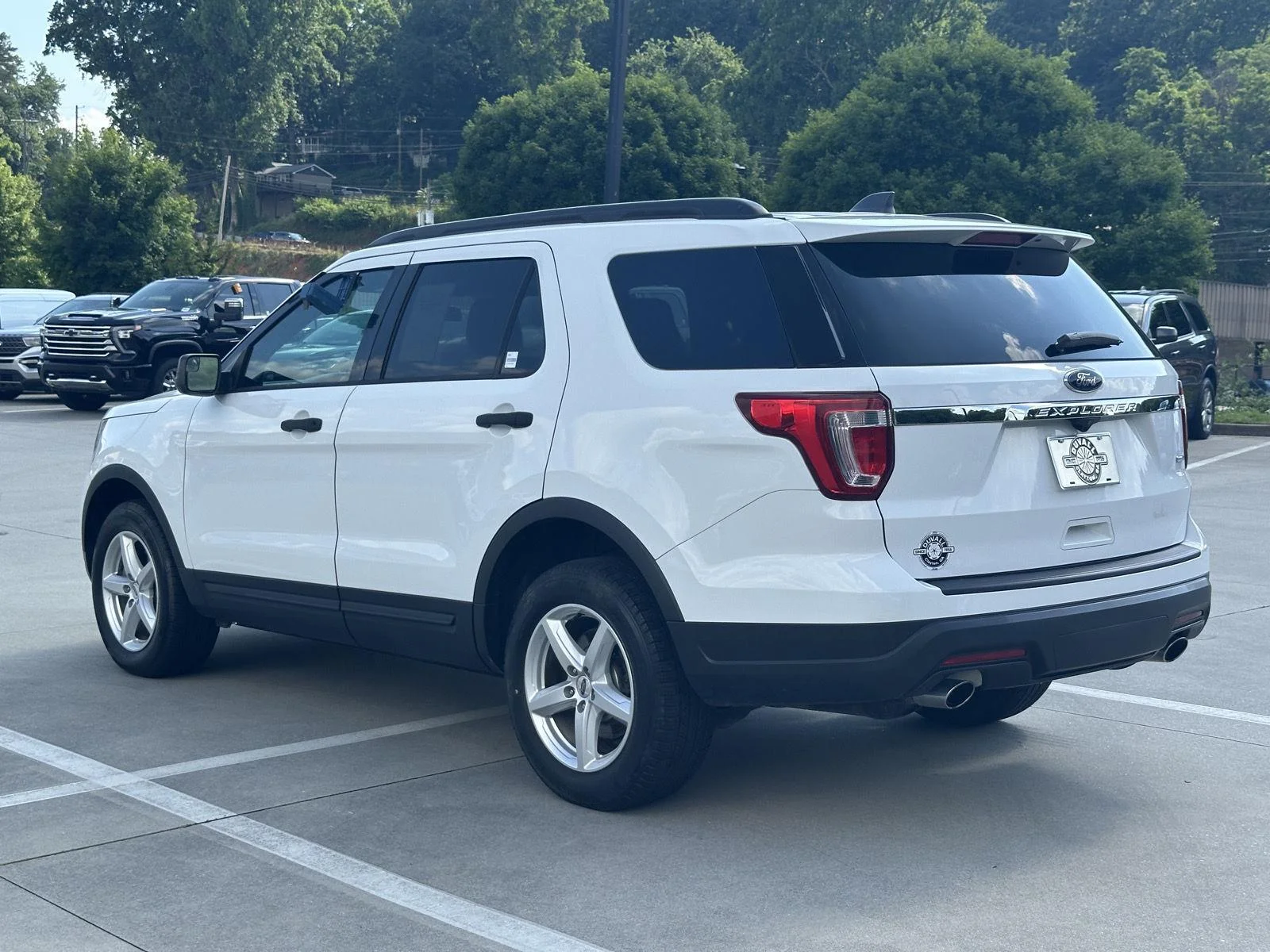 Used 2018 Oxford White Ford Base image 5