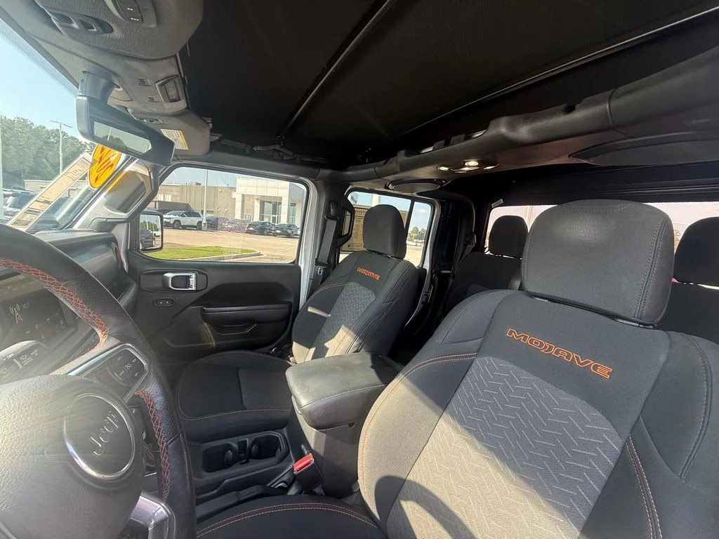 Used 2022 Silver Jeep Mojave image 21