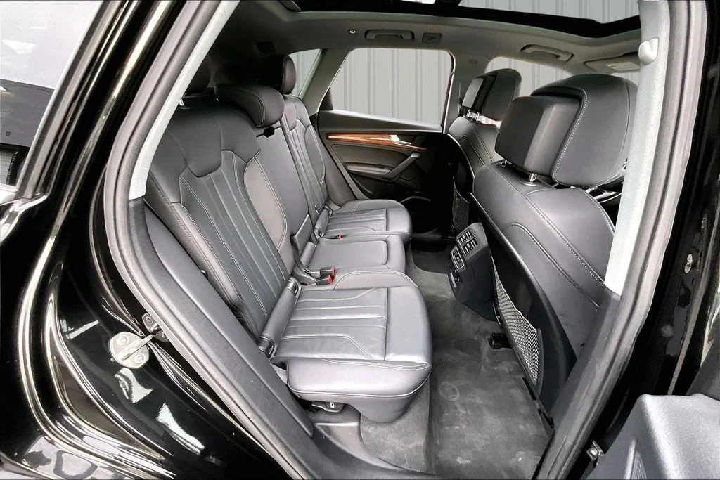 Used 2023 Black Audi 55 Premium image 25