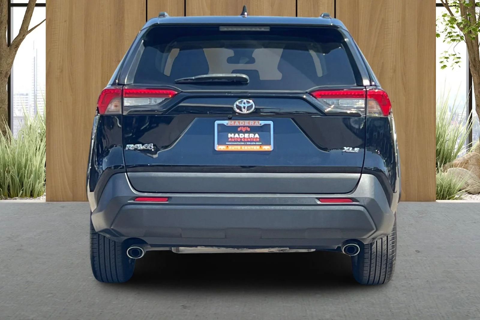 Used 2021 Gray Toyota XLE image 5