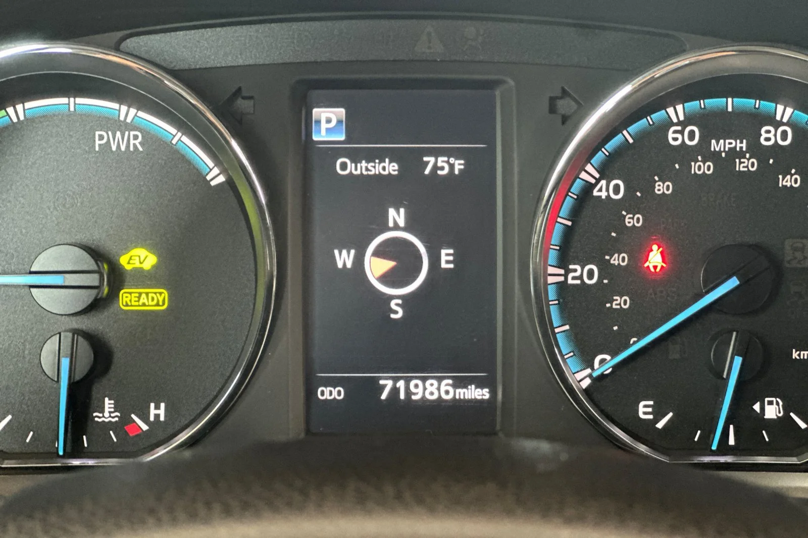 Used 2016  Toyota XLE image 26
