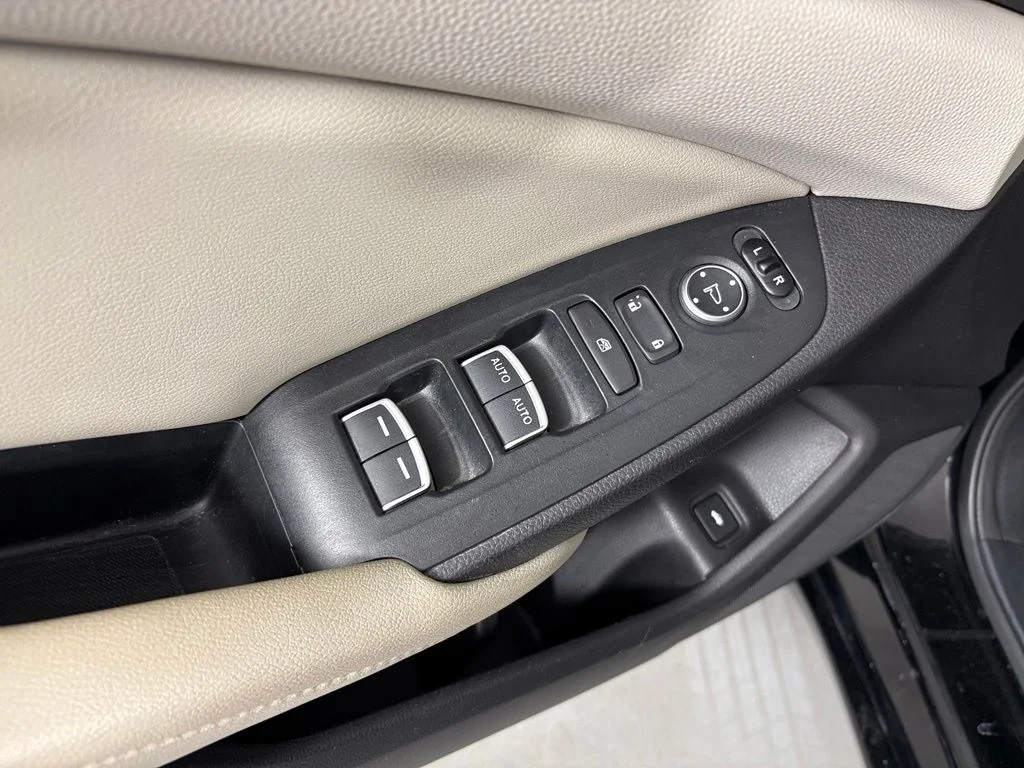 Used 2018  Honda LX image 14
