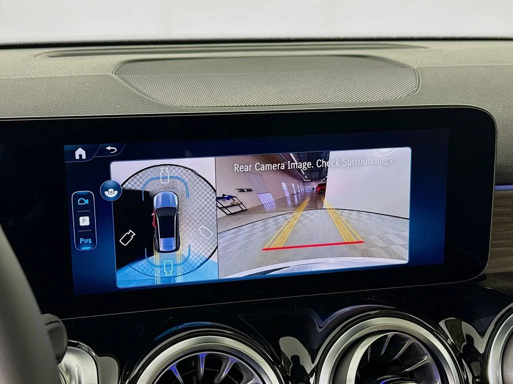 New 2026 Polar White Mercedes-Benz GLB 250 image 14