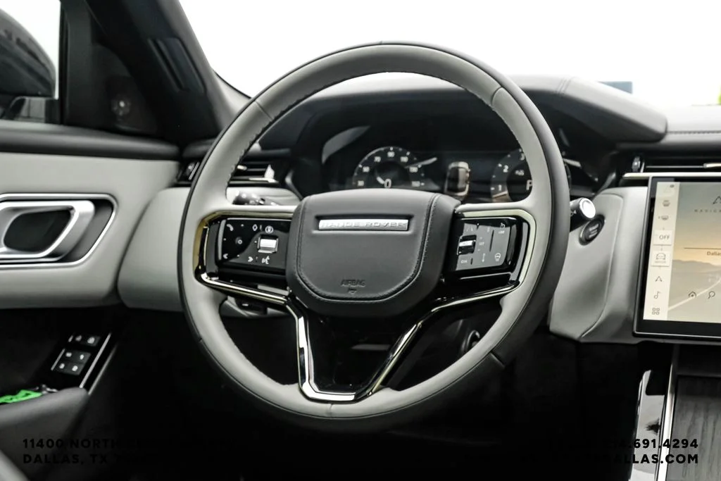 New 2026 Ostuni Pearl Wht Prem Met Land Rover Dynamic SE image 13