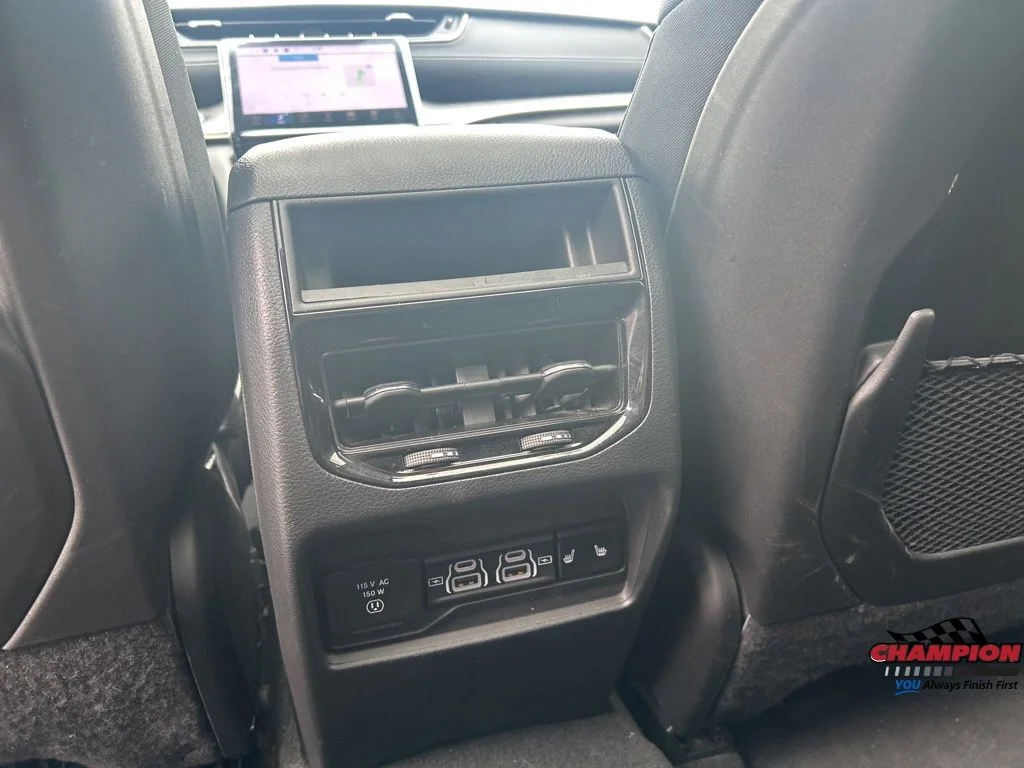 Used 2024 White Jeep Limited image 11