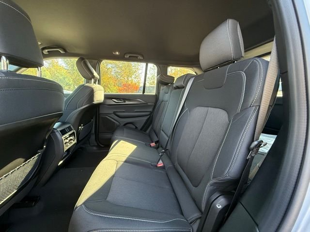 New 2025 Silver Zynith Exterior Paint Jeep Laredo image 10